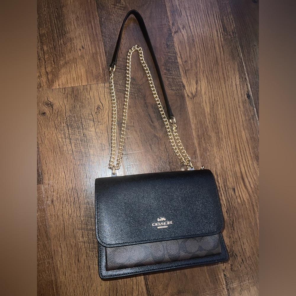 Klare Crossbody In Signature Canvas